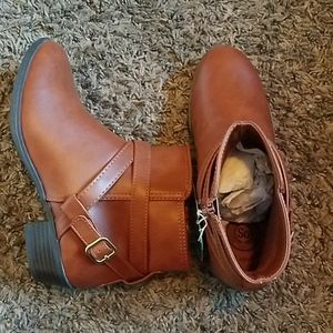Girls ankle boots